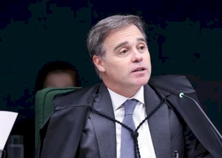 André Mendonça elogiado por postura no caso Master