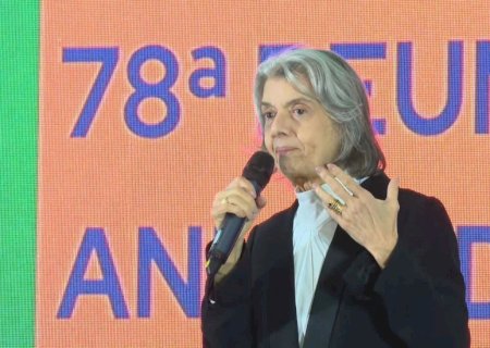 Sem citar Trump, Cármen Lúcia defende democracia e diz que ninguém deve interferir no país