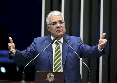 Pivô de briga entre os Bolsonaro, Girão defende Michelle e diz que presidente ‘não pode ter rabo preso’