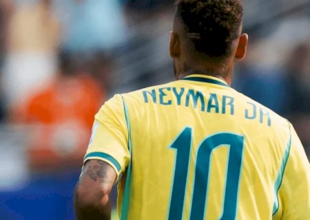 Pai de Neymar pede para filho seguir no futebol: “Volte a sorrir dentro de campo'