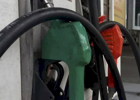 Gasolina com 32% de etanol deve ser R$ 0,03 mais barata, diz ministro