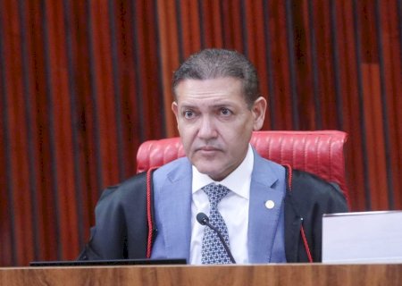Kassio manda excluir do YouTube vídeo de influenciador contra Flávio Bolsonaro
