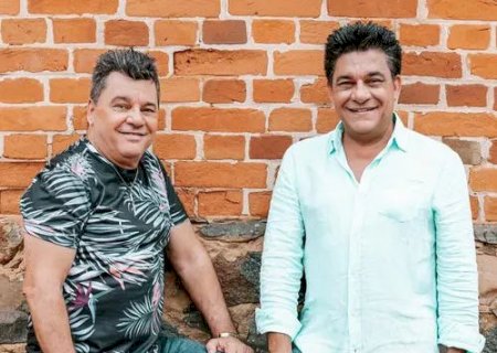 Cezar & Paulinho abrem a festa em Nova Andradina levando mais de cinco décadas de história da música sertaneja ao palco