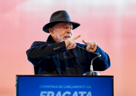 Governo Lula decide jogar parado sobre barraco público entre Flávio e Michelle