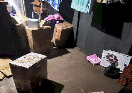 Rastreada, Fiorino roubada com contrabando é recuperada na fronteira