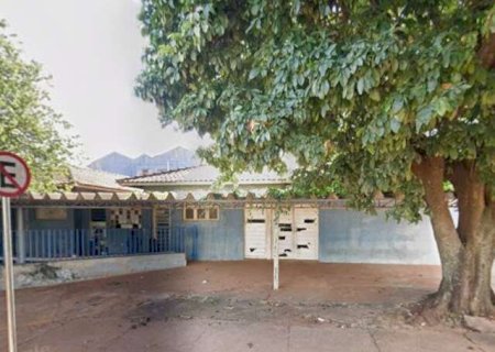 Homem é encontrado morto com ferimentos no peito dentro de antigo posto de saúde