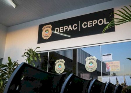 Homem foge por telhados e é baleado ao avançar com faca contra PMs