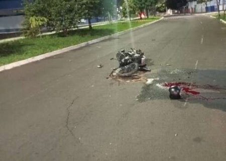 Motociclista morre após bater contra muro em CG