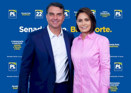 Campanha de Flávio Bolsonaro comemora fala de Michelle ao declarar que crise é 'página virada'
