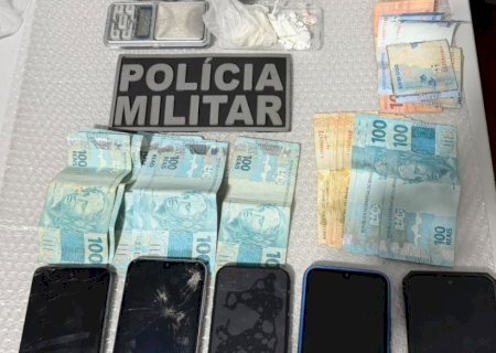Ação conjunta fecha ponto de preparo de drogas e prende dois por tráfico