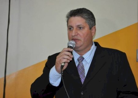 Investigado por supersalário, ex-prefeito diz que cargo passou por trâmite legal