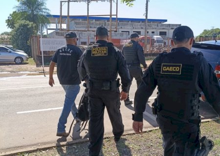 Gecoc cumpre 19 mandados na Operação Máquinas de Areia; policiais foram na casa de empresário famoso