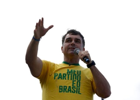 TSE tem 3 a 1 para manter remoção de publicações sobre Flávio Bolsonaro e Nossa Senhora