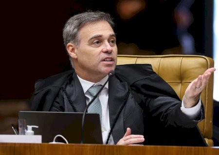 Tremor de mãos e envelope secreto: as reações de André Mendonça no julgamento no STF