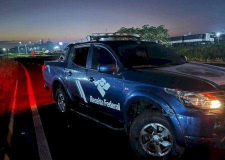 Homem é preso com anabolizantes e emagrecedores escondidos em fundo falso