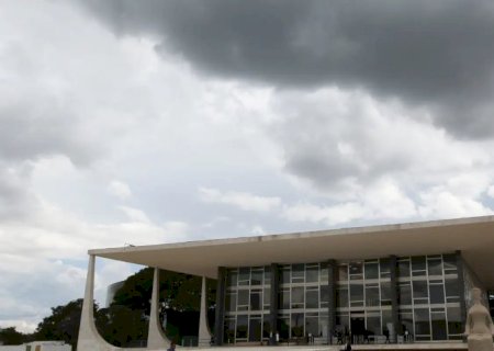 Zambelli pede ao STF salvo-conduto para vir ao Brasil votar na mãe
