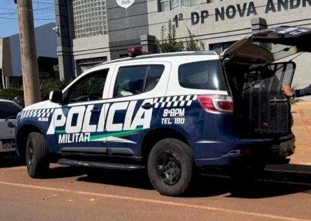 Homem transtornado invade supermercado e precisa ser contido pela PM em Nova Andradina