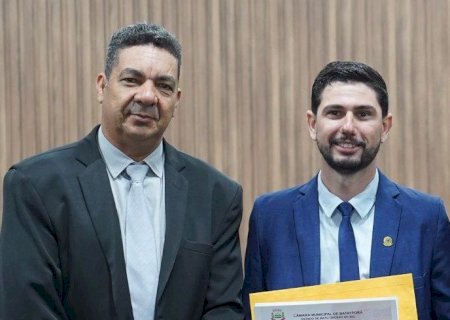 Vereador Cabo Máximo homenageia profissionais de Educação Física e destaca trajetória do professor Diego Ricardy