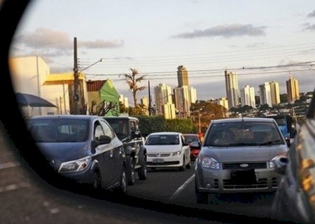 Detran prorroga prazo para licenciamento de veículos com placas final 7 e 8