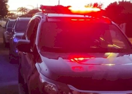 Marido é preso após dar tapa no rosto da esposa e se trancar em casa com a filha de 3 anos