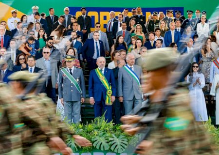 Em meio à crise no STF, desfile de 7 de Setembro tem conversas reservadas e encontros entre autoridades