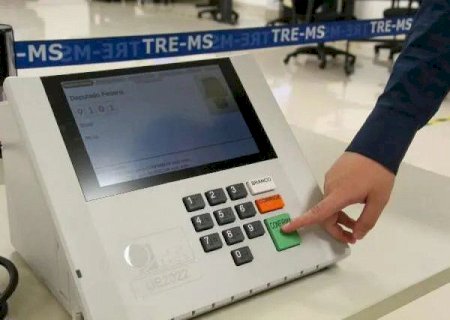 TRE-MS inicia carregamento de 18 mil mídias para preparar 7.260 urnas das Eleições