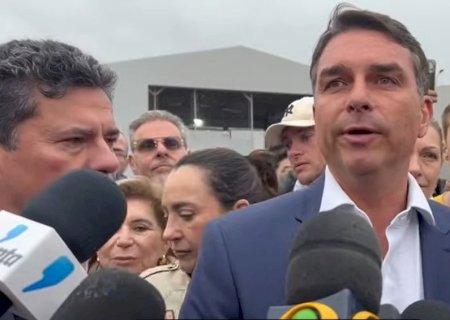 Flávio Bolsonaro diz que o ministro Alexandre de Moraes é “laranja podre' no Supremo
