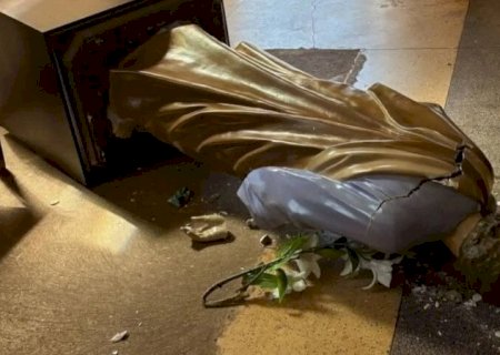 Homem invade igreja, destrói imagem de São José e diz ser do PCC em MS