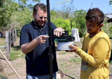 Com sensação de 50 °C, agricultores mudam rotina em assentamento