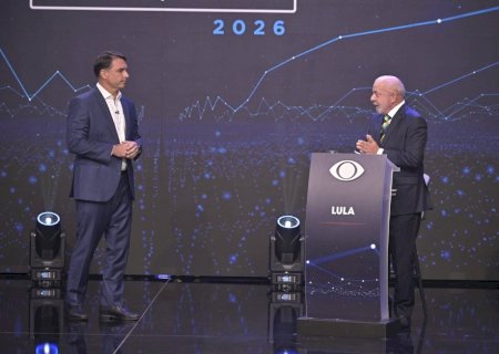 Suspeita de bomba no carro de Flávio Bolsonaro mobiliza o GATE