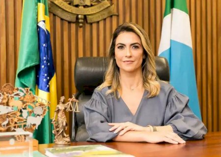 Chamada de desempregada, senadora oferece emprego em motel à rival