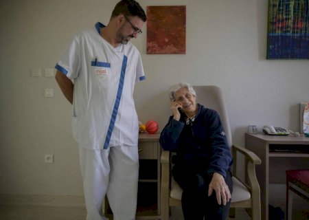 IA e robôs se tornam aliados no cuidado de pacientes com Alzheimer