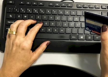 Comprou pela internet e se arrependeu? Consumidor pode ter dinheiro de volta em até sete dias