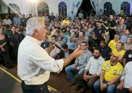 Reinaldo quer, com a ajuda dos 79 prefeitos, ampliar a vitória de Flávio Bolsonaro em MS