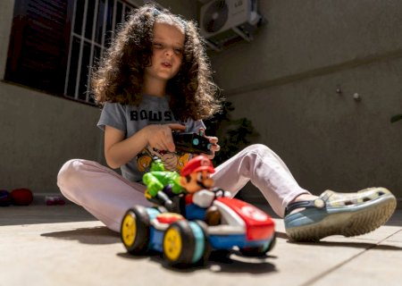 Famílias desafiam estereótipos com brinquedos sem gênero para crianças