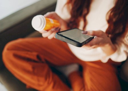 Autodiagnóstico pela internet pode atrasar tratamento e expor pacientes a riscos