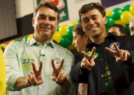 Nikolas monta maratona de atos de rua para ajudar a campanha de Flávio Bolsonaro