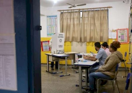 Celular proibido, colinha liberada: saiba o que é permitido na hora de votar