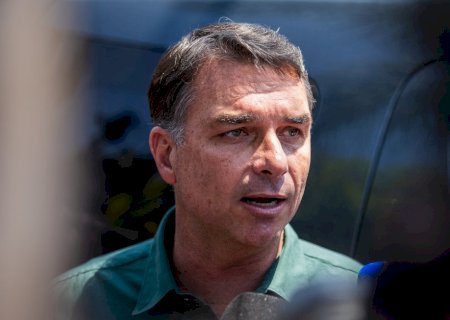 Flávio afirma que vai participar do debate da Band contra Lula