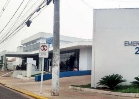 Mulher tenta sequestrar bebê dos braços de adolescente em posto de saúde
