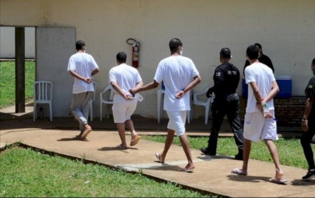 70% dos brasileiros defendem punição de menores como adultos