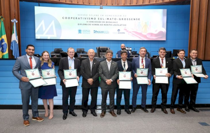 ReconhecimentoSicredi Centro-Sul MS/BA recebe Medalha do Mérito Legislativo em homenagem ao cooperativismo sul-mato-grossense